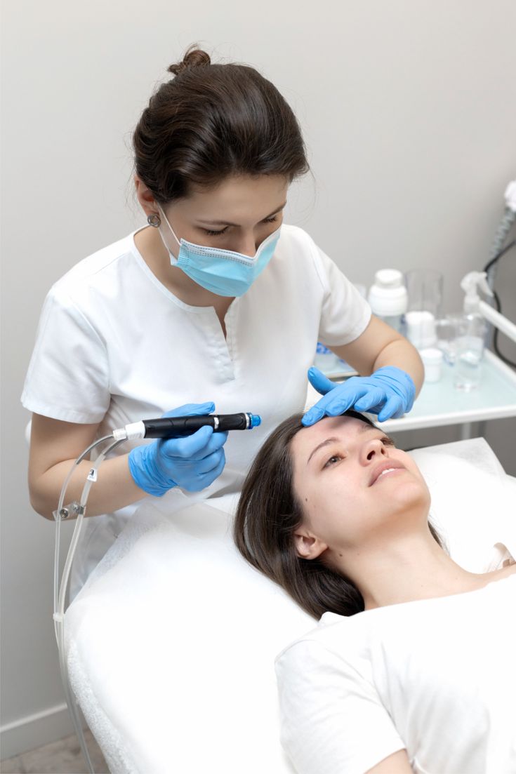 NeoClear acne laser treatment with a physician-led team